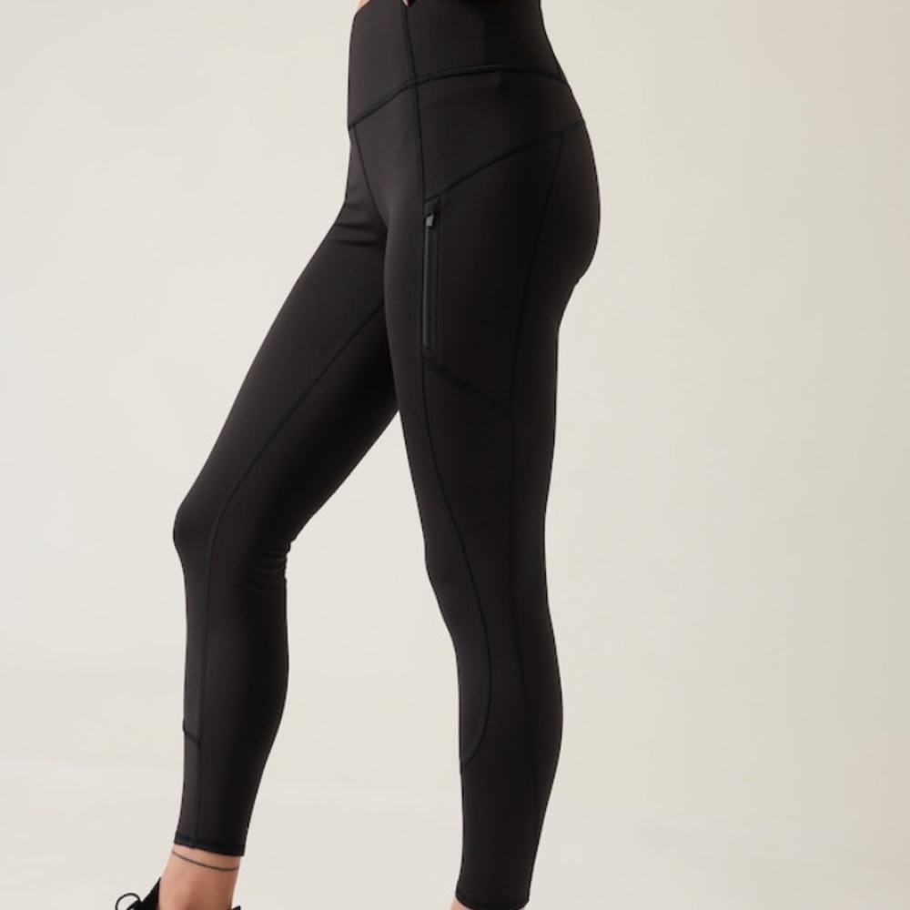 Athleta Rainier tights in Large - only worn once!